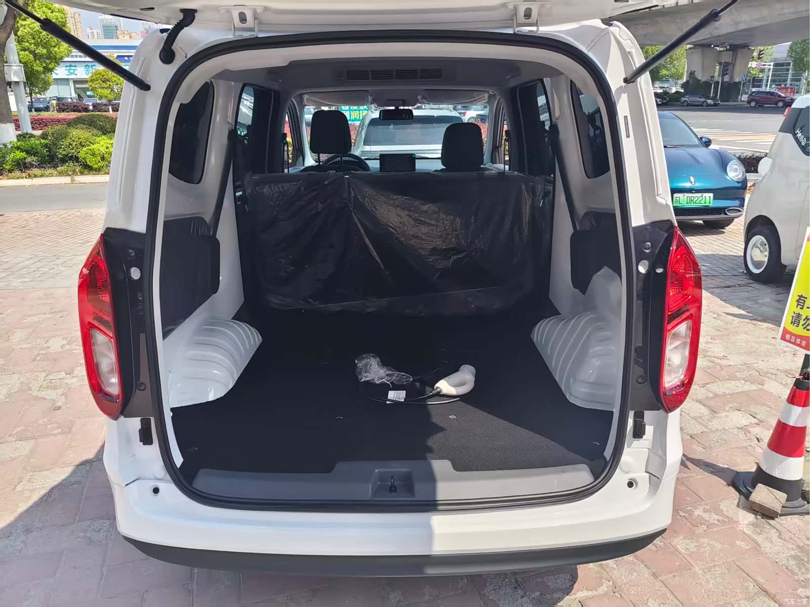 Wuling Hongguang, 2026 12