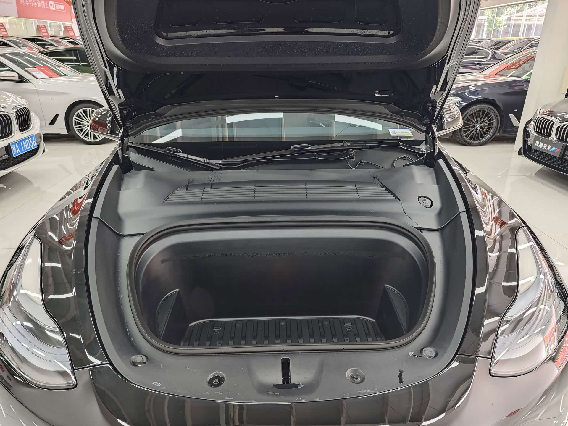 Tesla Model Y, 2023 21