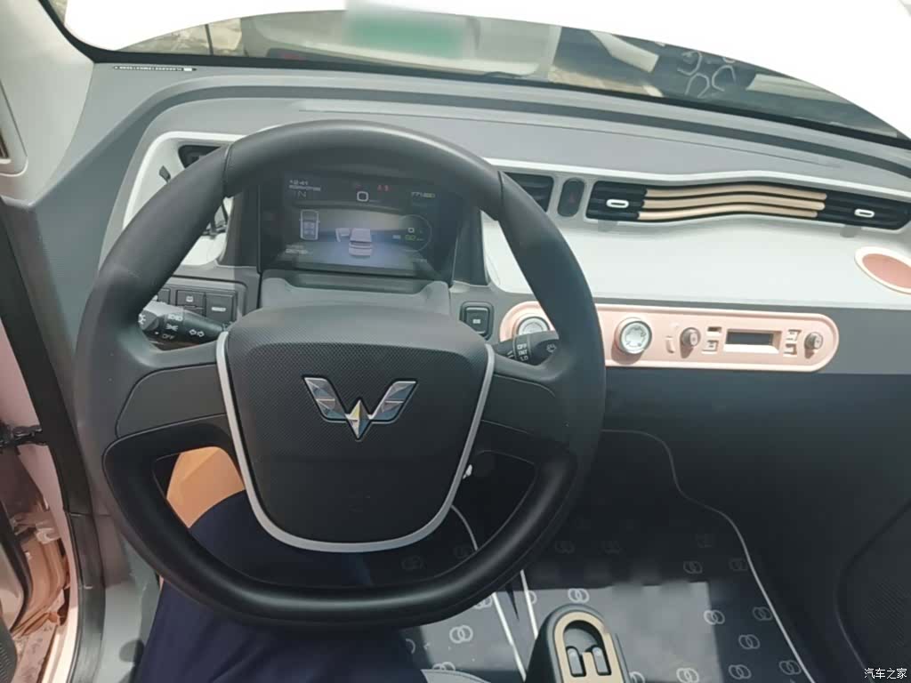 Wuling MINIEV, 2021 10