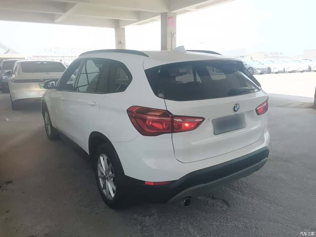 BMW X1, 2019 все фото