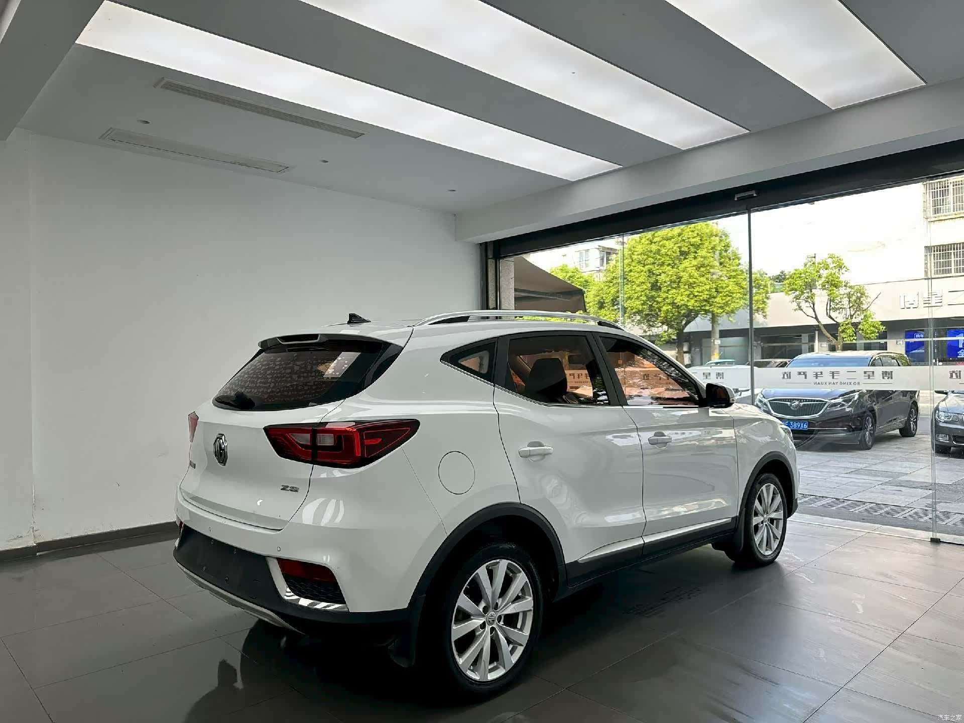 MG ZS, 2017 9