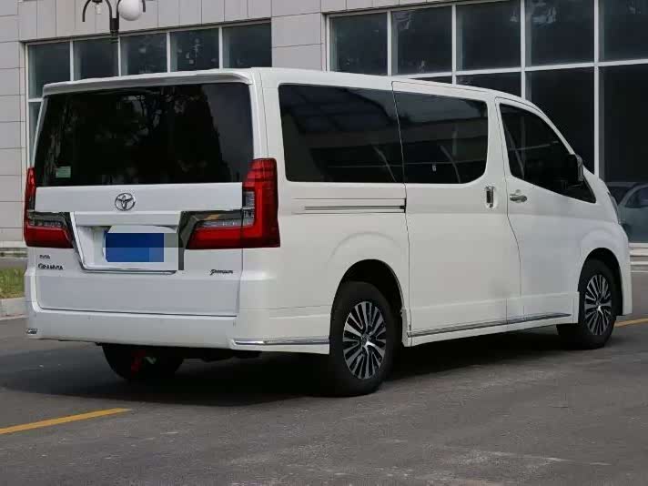 Toyota Granvia 2025, фото 4