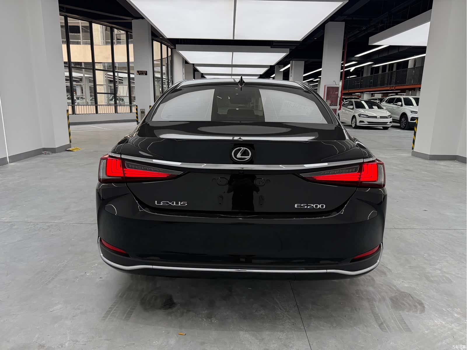 Lexus ES, 2023 16