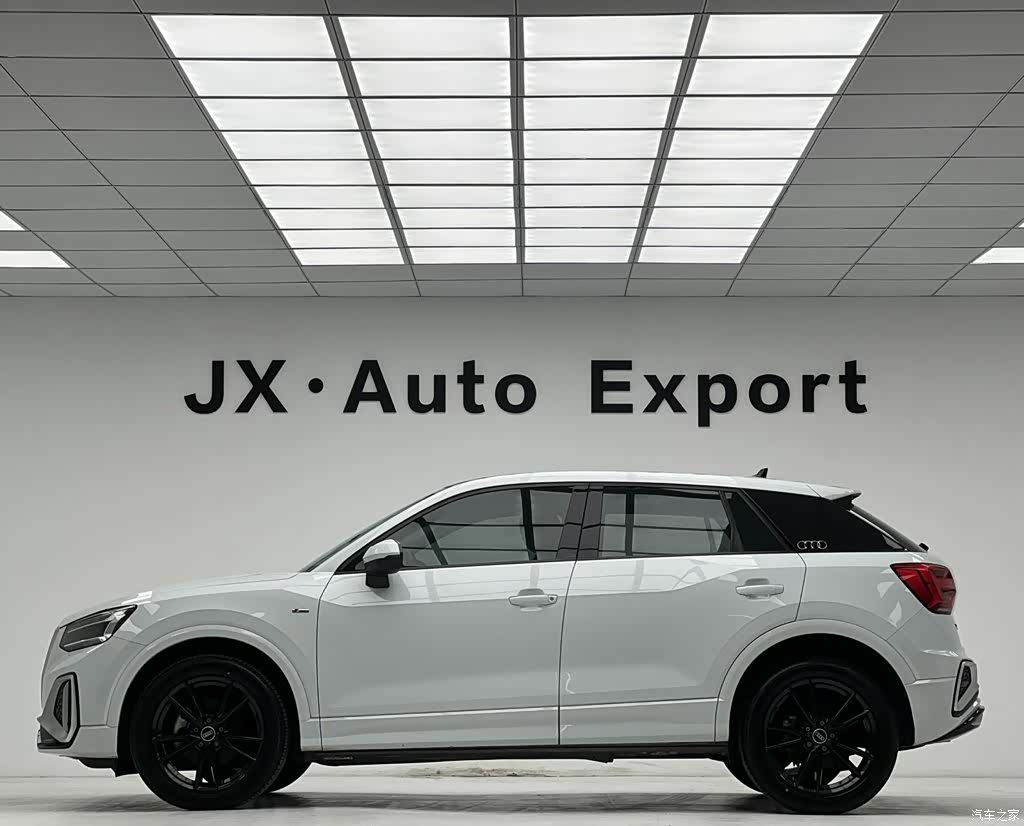 Audi Q2L, 2022 6
