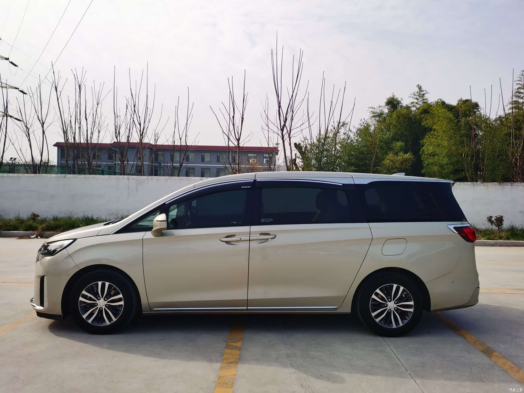 Buick GL8, 2023 3