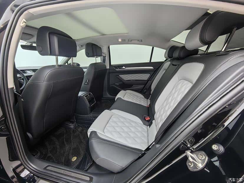 Volkswagen Magotan, 2023 9