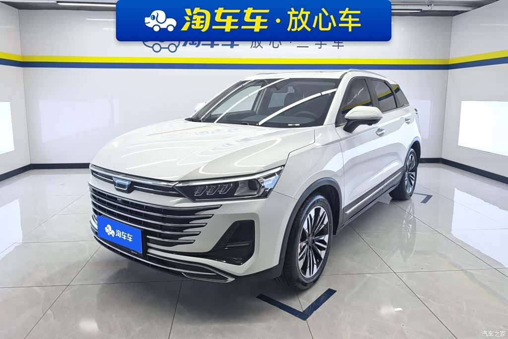Bestune T77, 2025 1