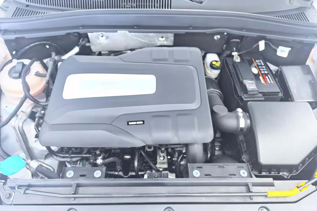 Bestune T77, 2025 10