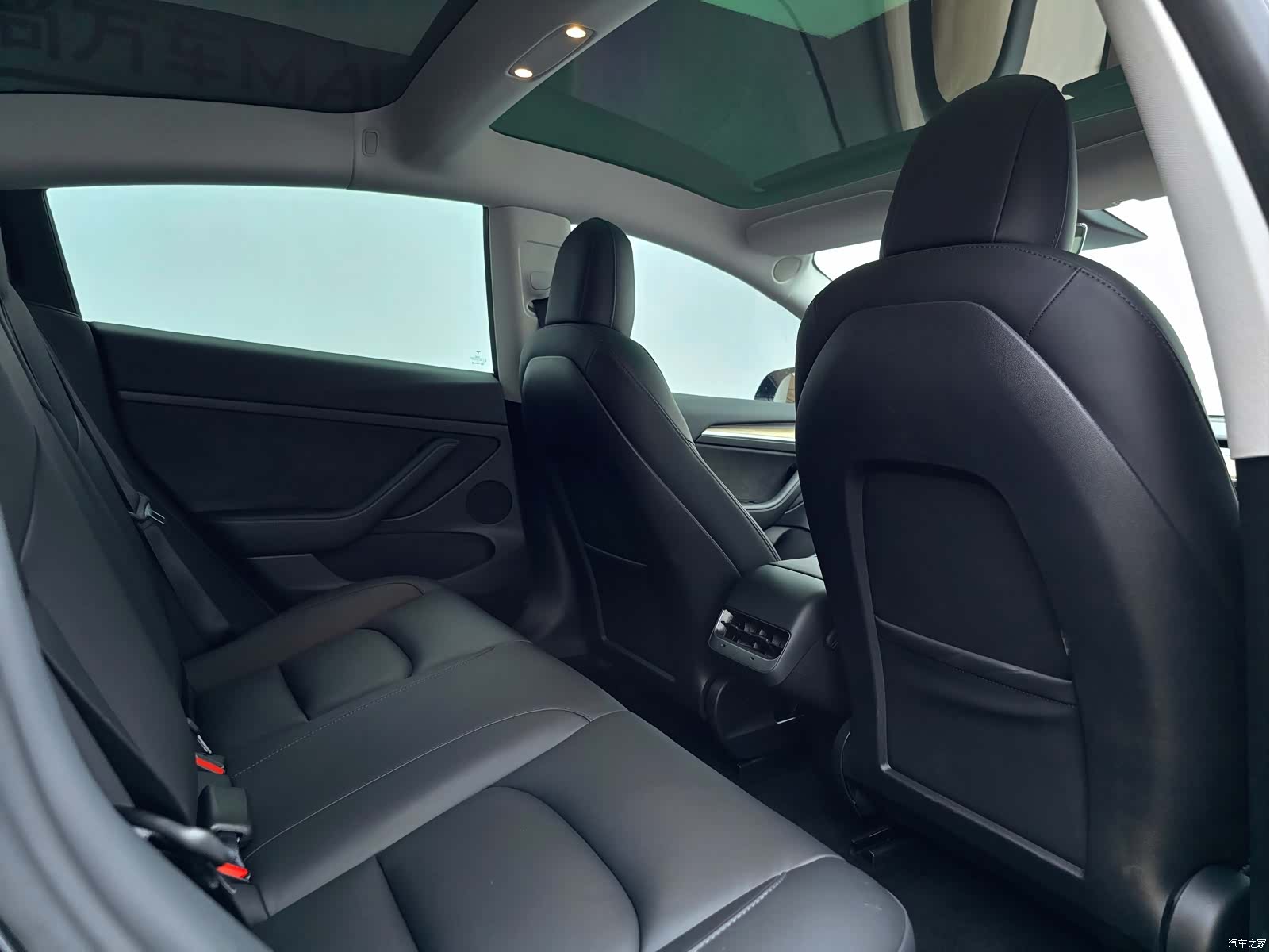 Tesla Model 3, 2021 14