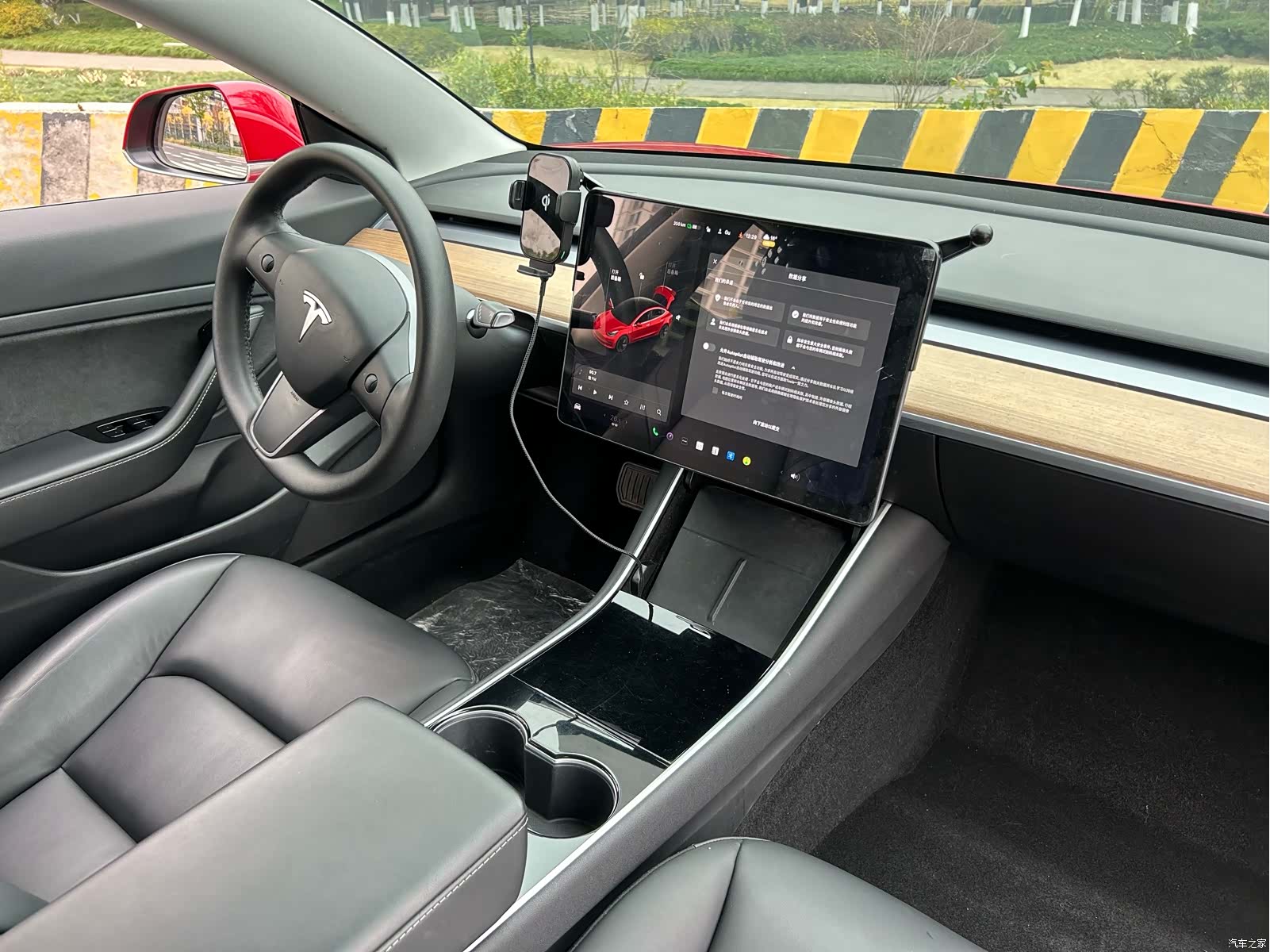 Tesla Model 3, 2020 13