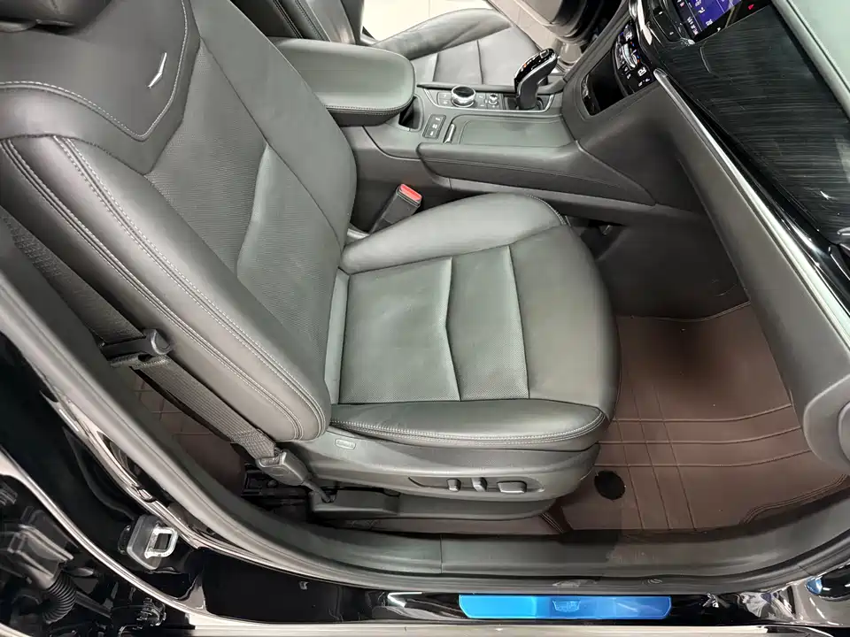 Cadillac XT6