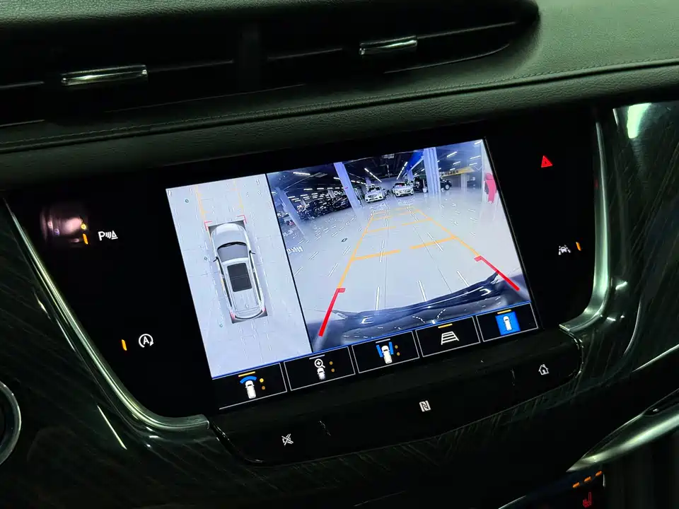 Cadillac XT6