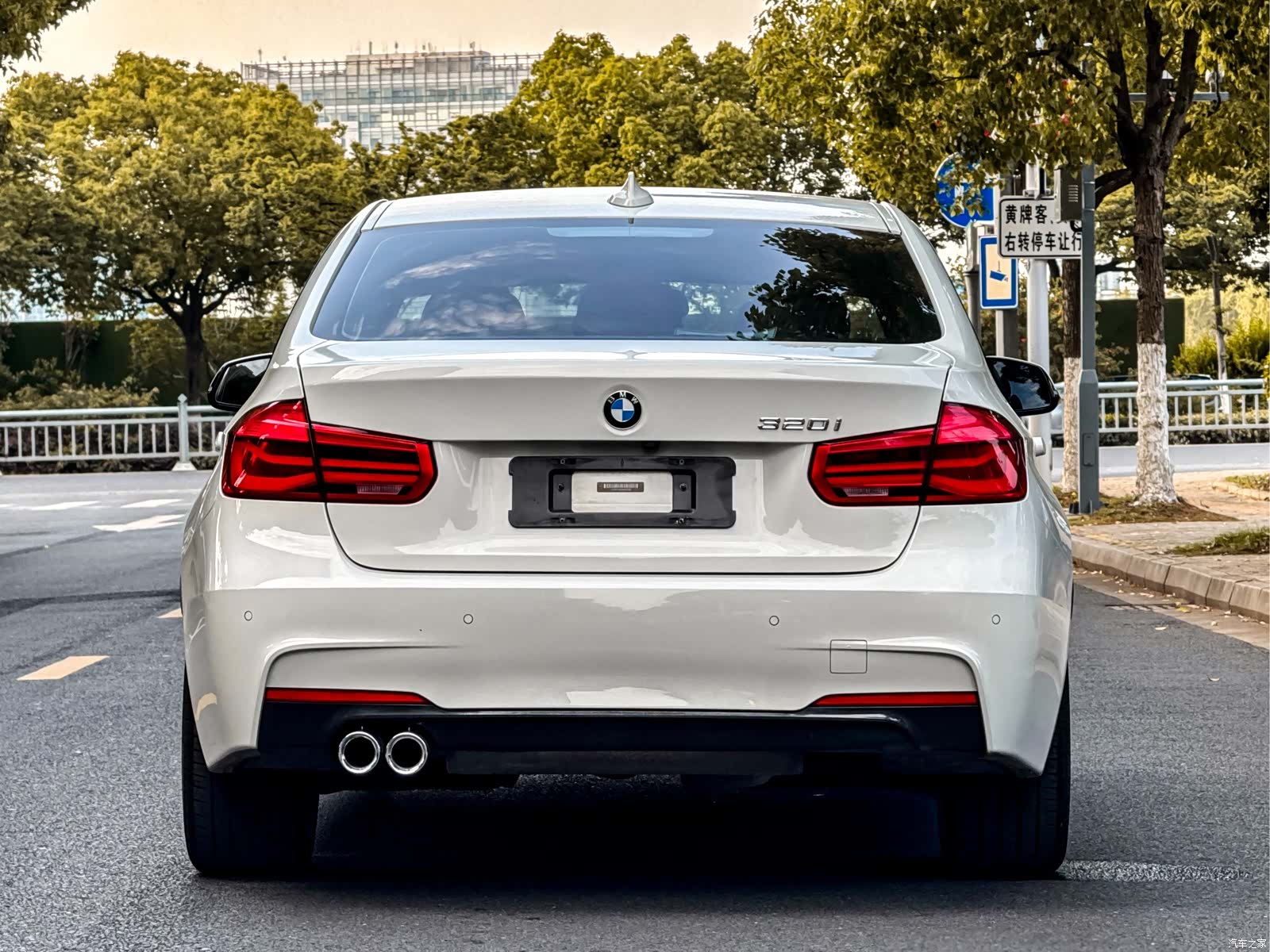 BMW 3 Series, 2018 все фото