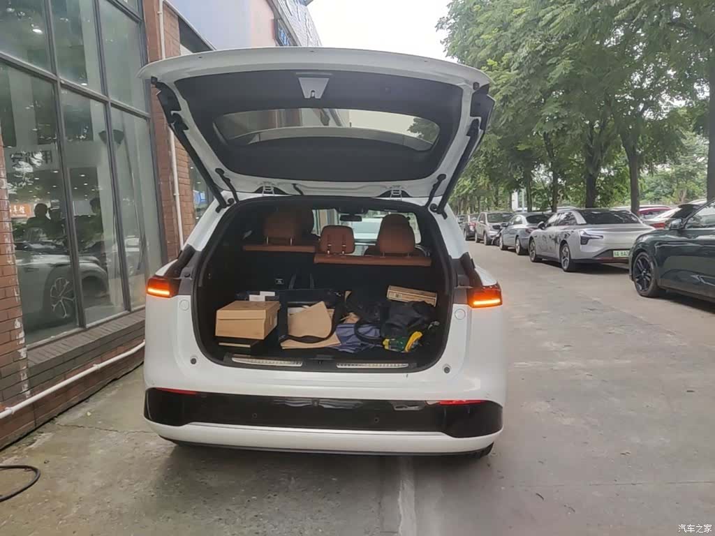 Xpeng G9, 2025 15