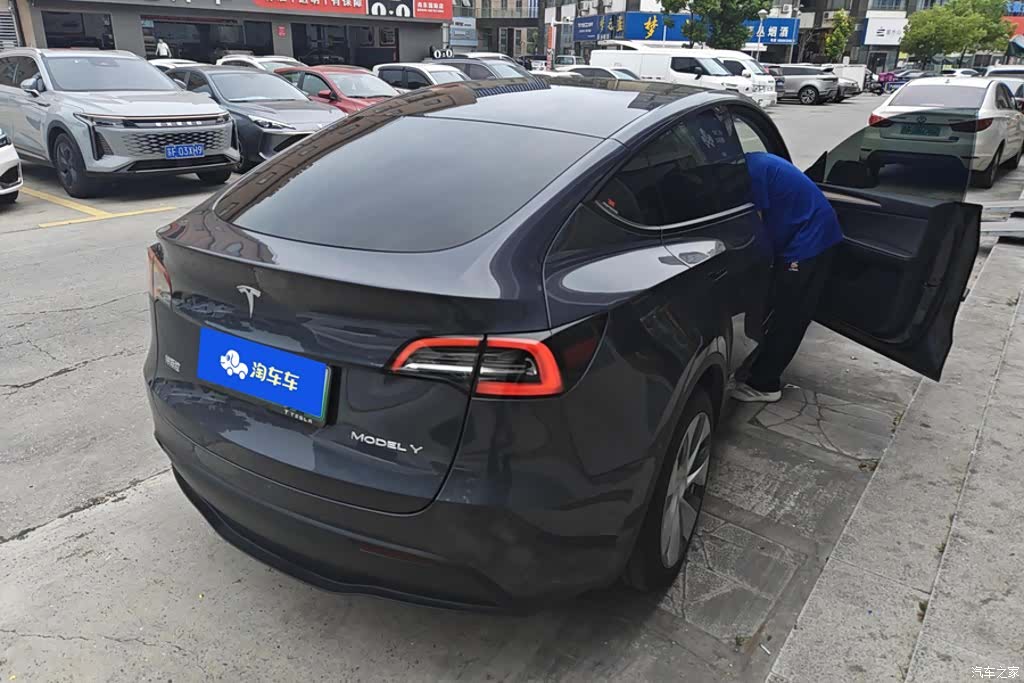 Tesla Model Y, 2023 3