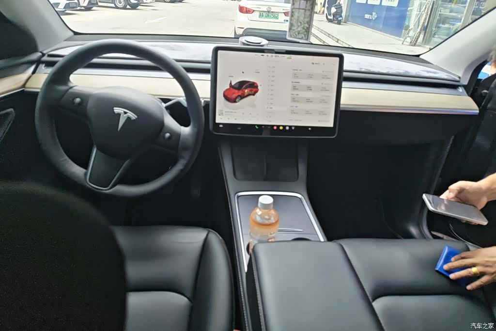 Tesla Model Y, 2023 12