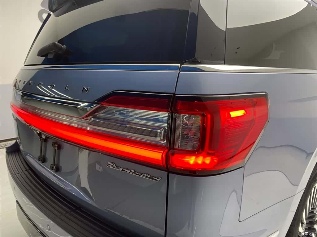 Lincoln Navigator, 2021 10