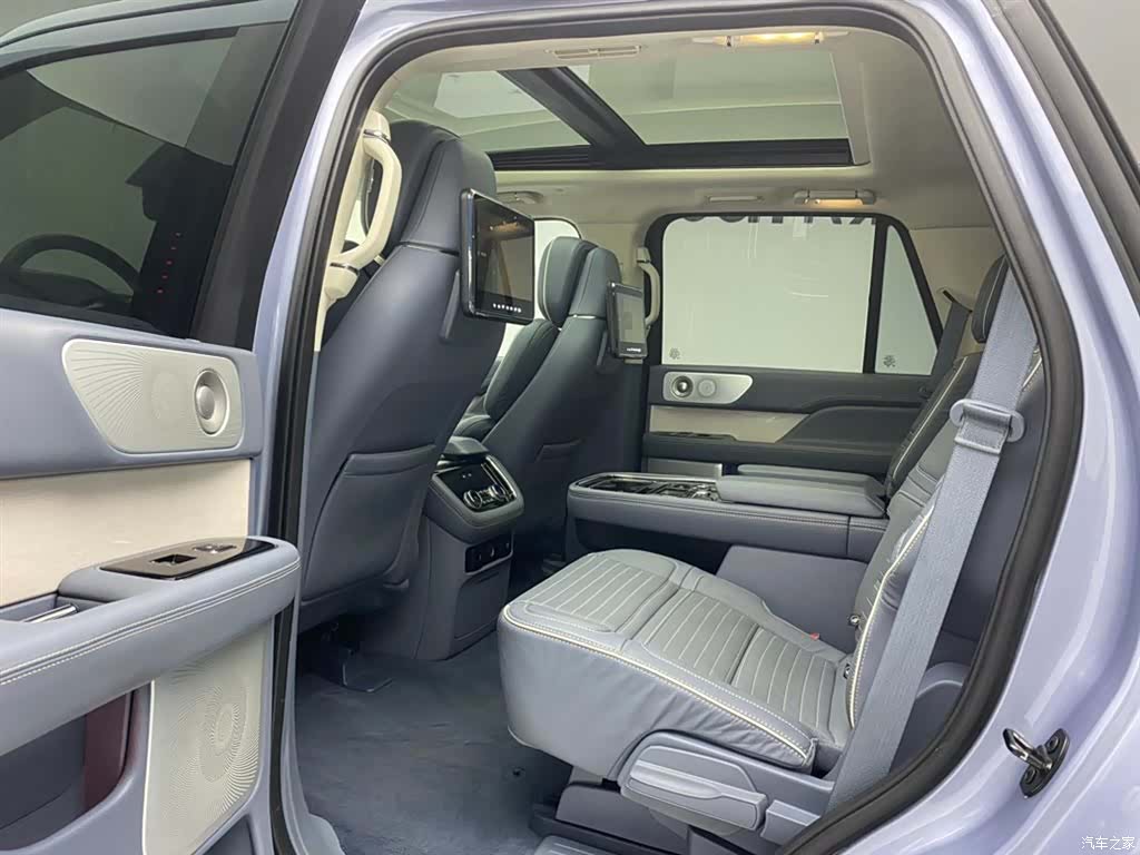 Lincoln Navigator, 2021 19