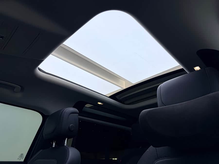 Land Rover Defender 2022, фото 16