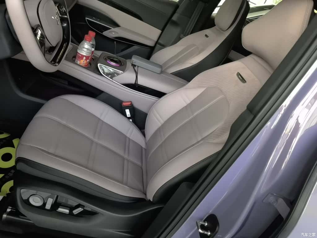 Hongqi 08, 2025 15