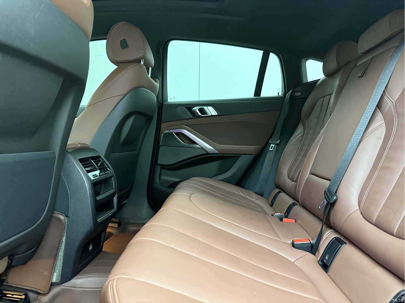 BMW X6, 2022 10
