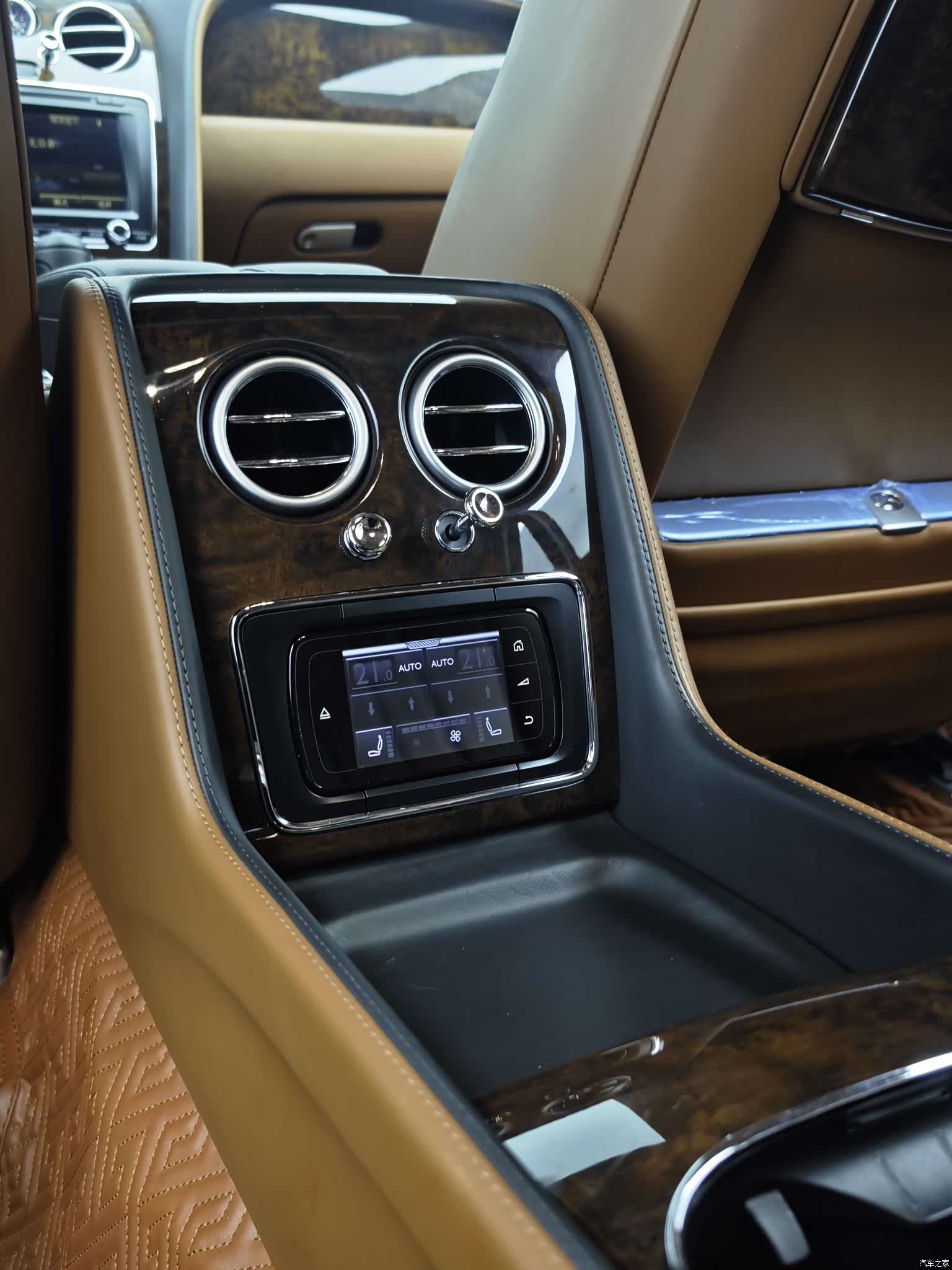 Bentley Flying Spur, 2015 33