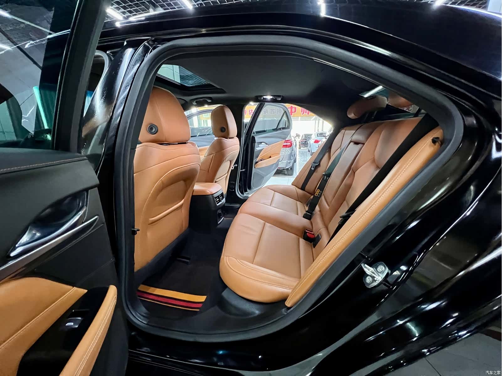 Cadillac CT4, 2022 13