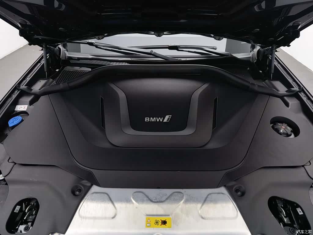 BMW iX3, 2024 6