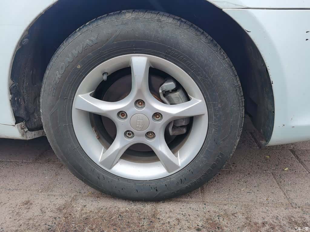 Geely Emgrand, 2015 8
