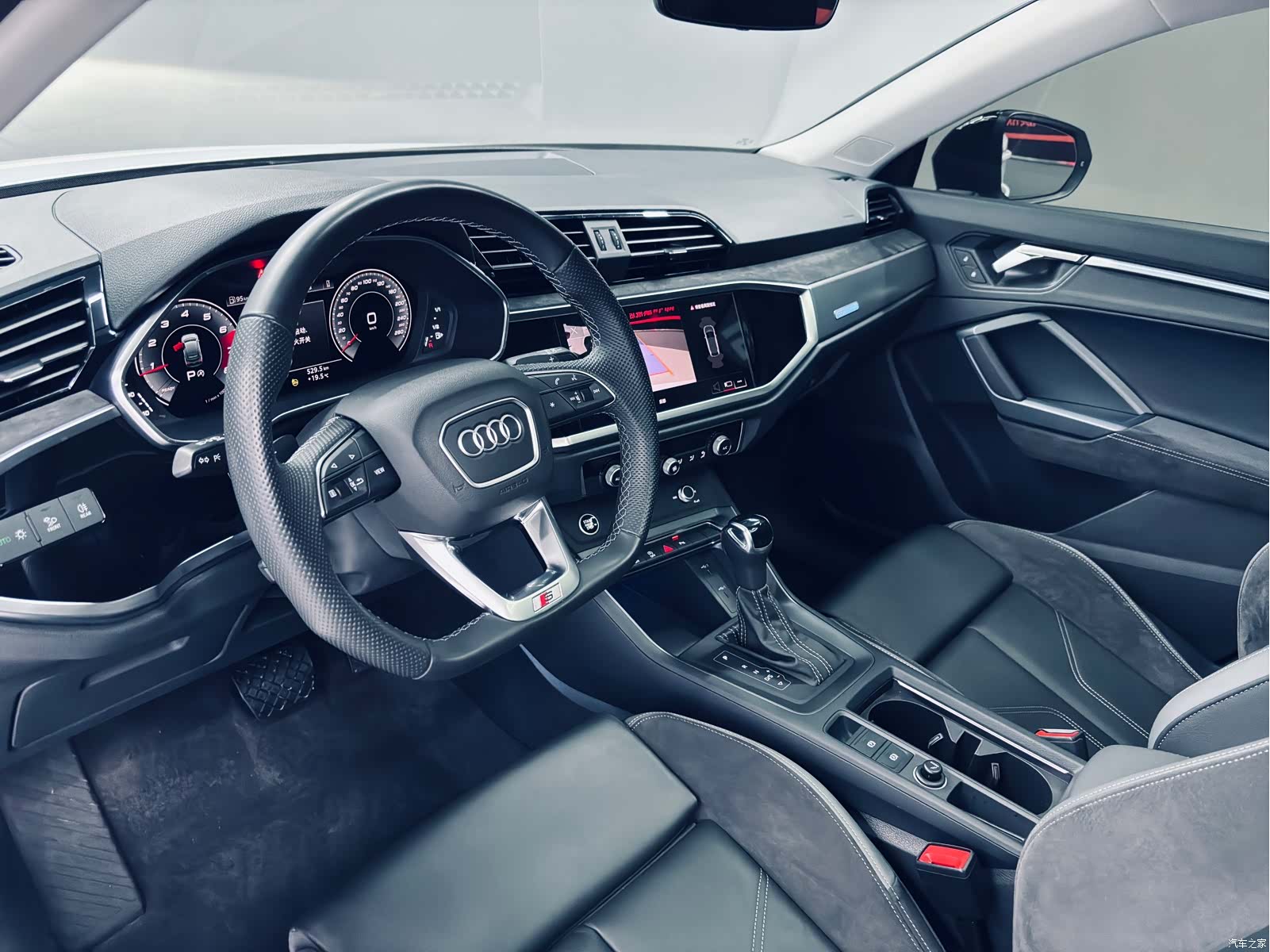 Audi Q3, 2024 9