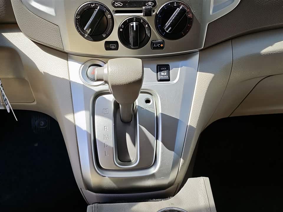 Nissan NV200
