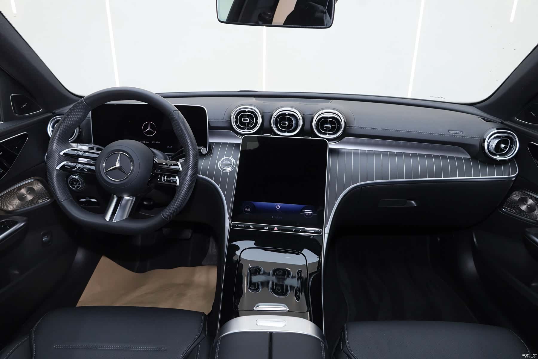Mercedes-Benz C-Class, 2024 30