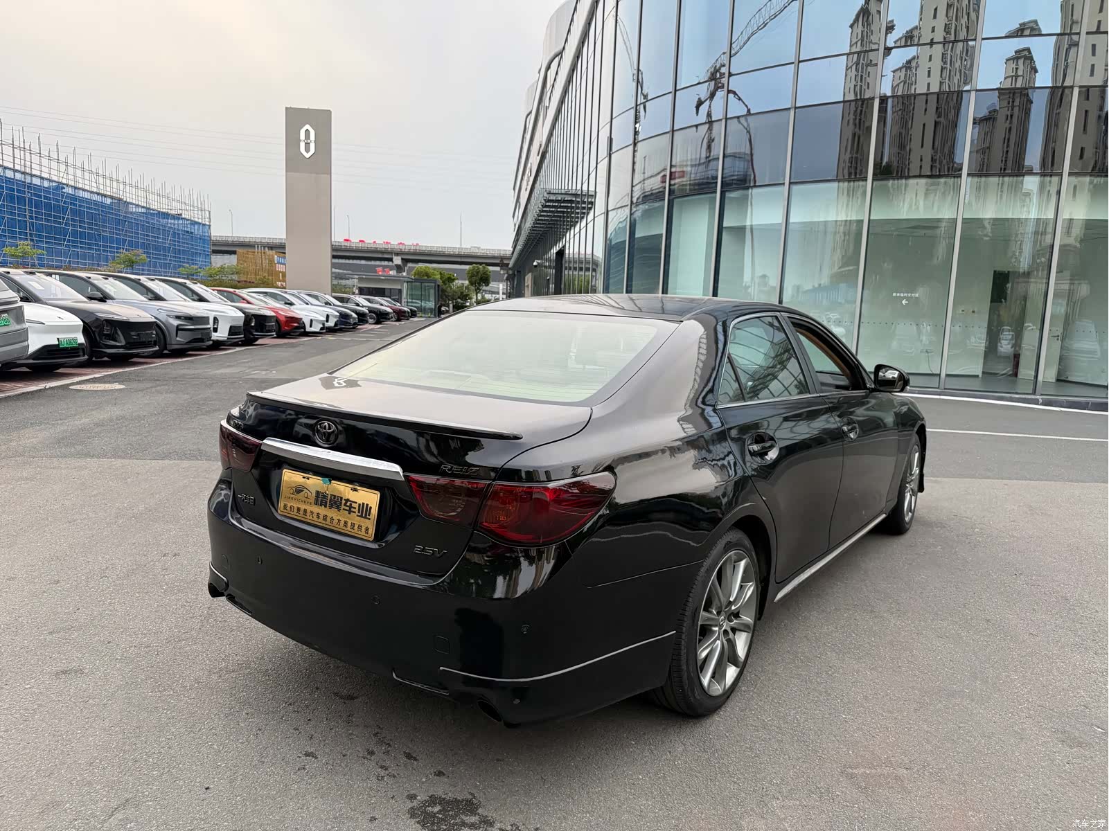 Toyota 2.5V, 2013 8