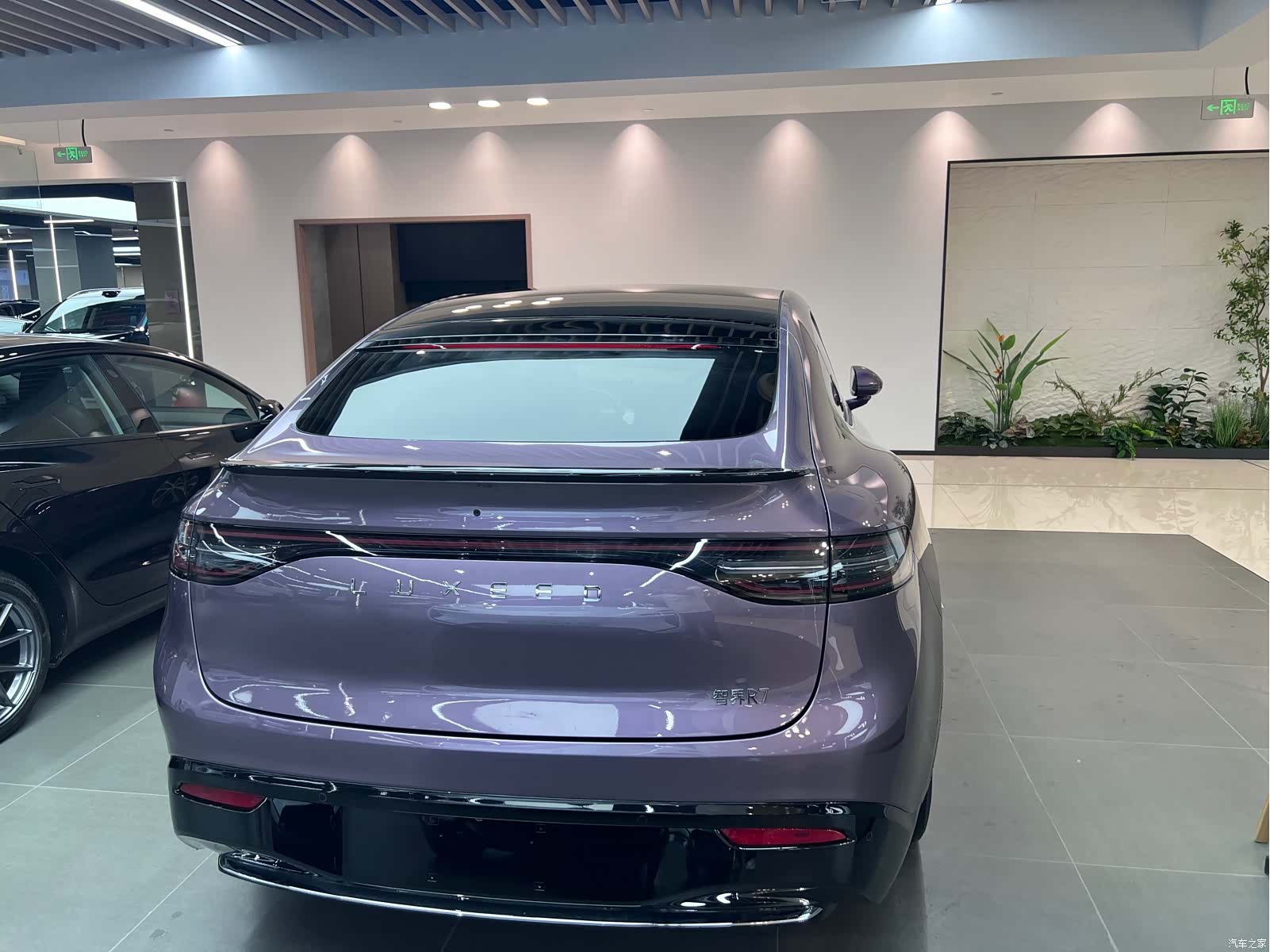 Luxeed R7, 2025 7