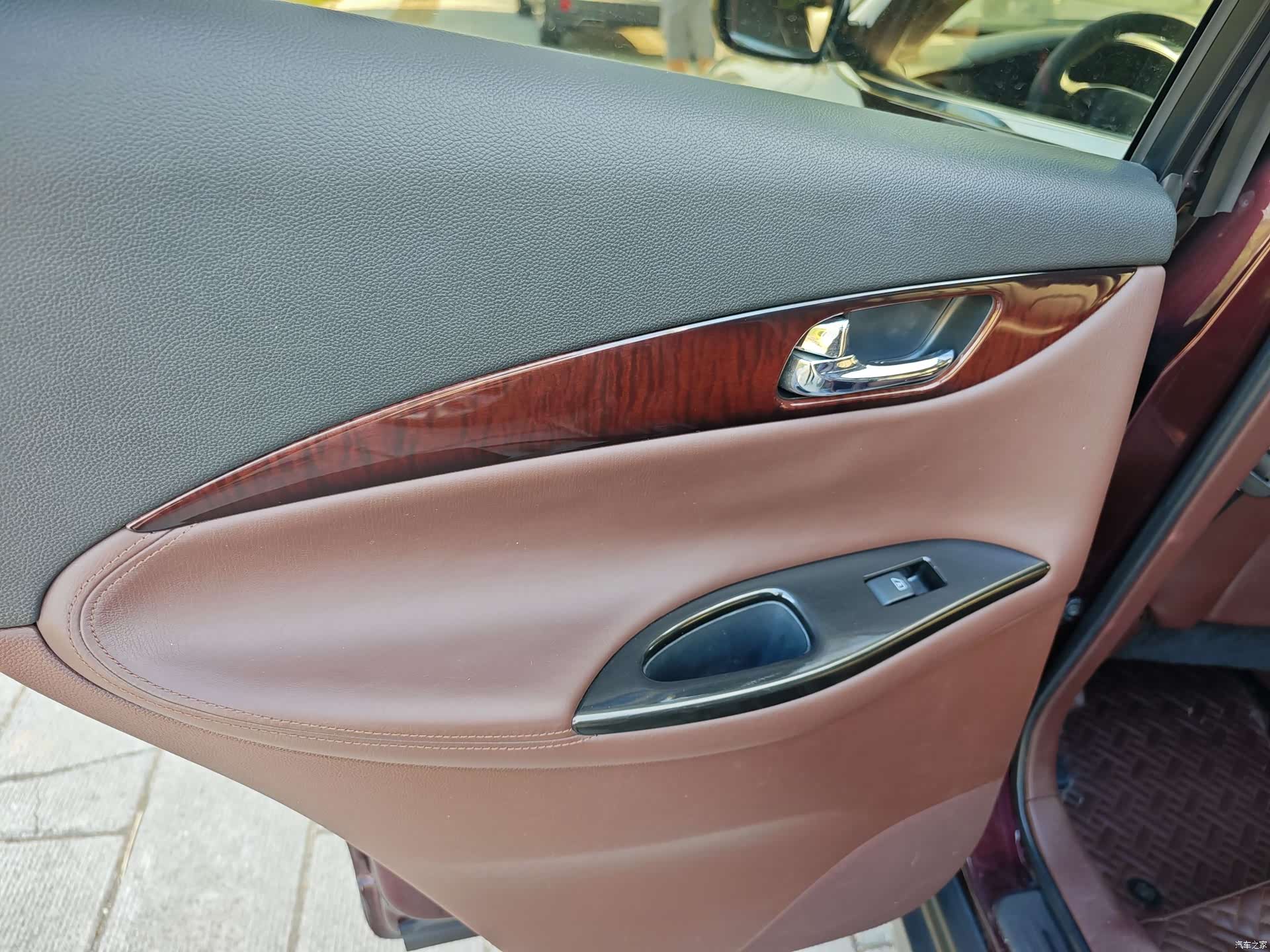Infiniti EX25, 2012 12
