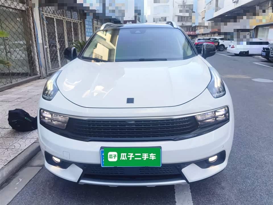 Lynk & Co 01