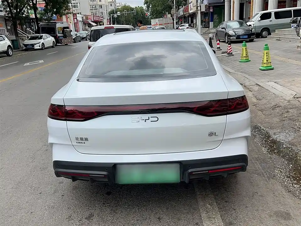 BYD Qin L BYD Qin L