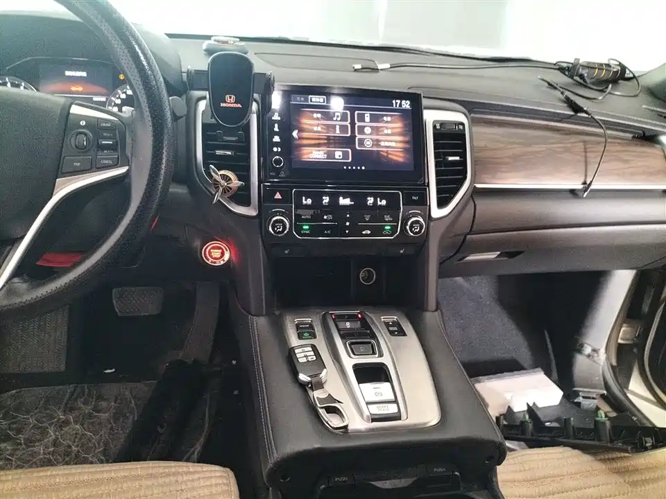 Honda UR-V Honda UR-V