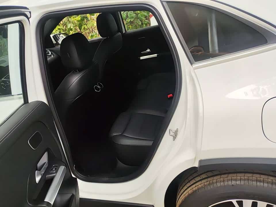 Mercedes-Benz GLA Mercedes-Benz GLA