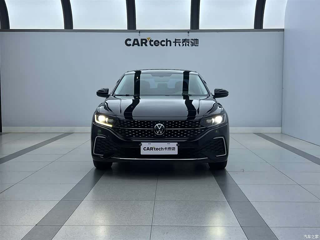 Volkswagen Passat, 2023 2