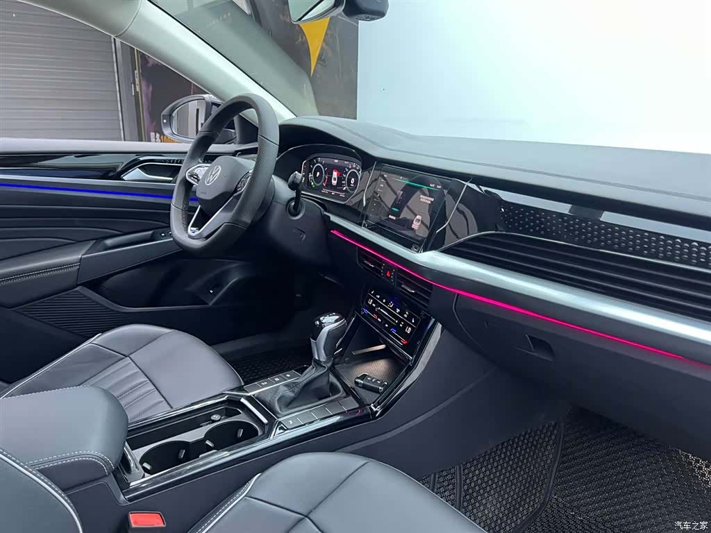 Volkswagen Passat, 2023 21
