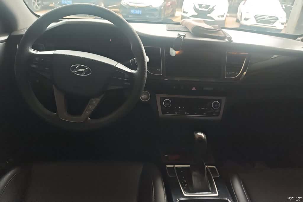Hyundai GLS, 2016 12