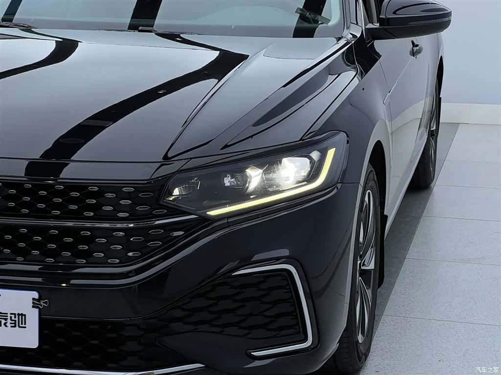Volkswagen Passat, 2023 6
