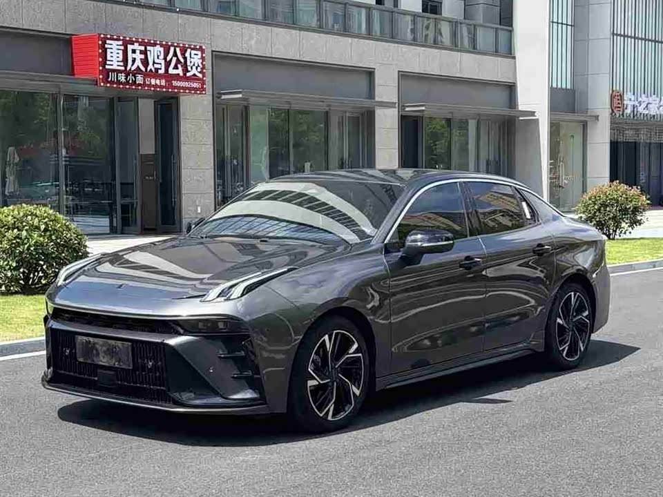 Lynk & Co 03 Lynk & Co 03