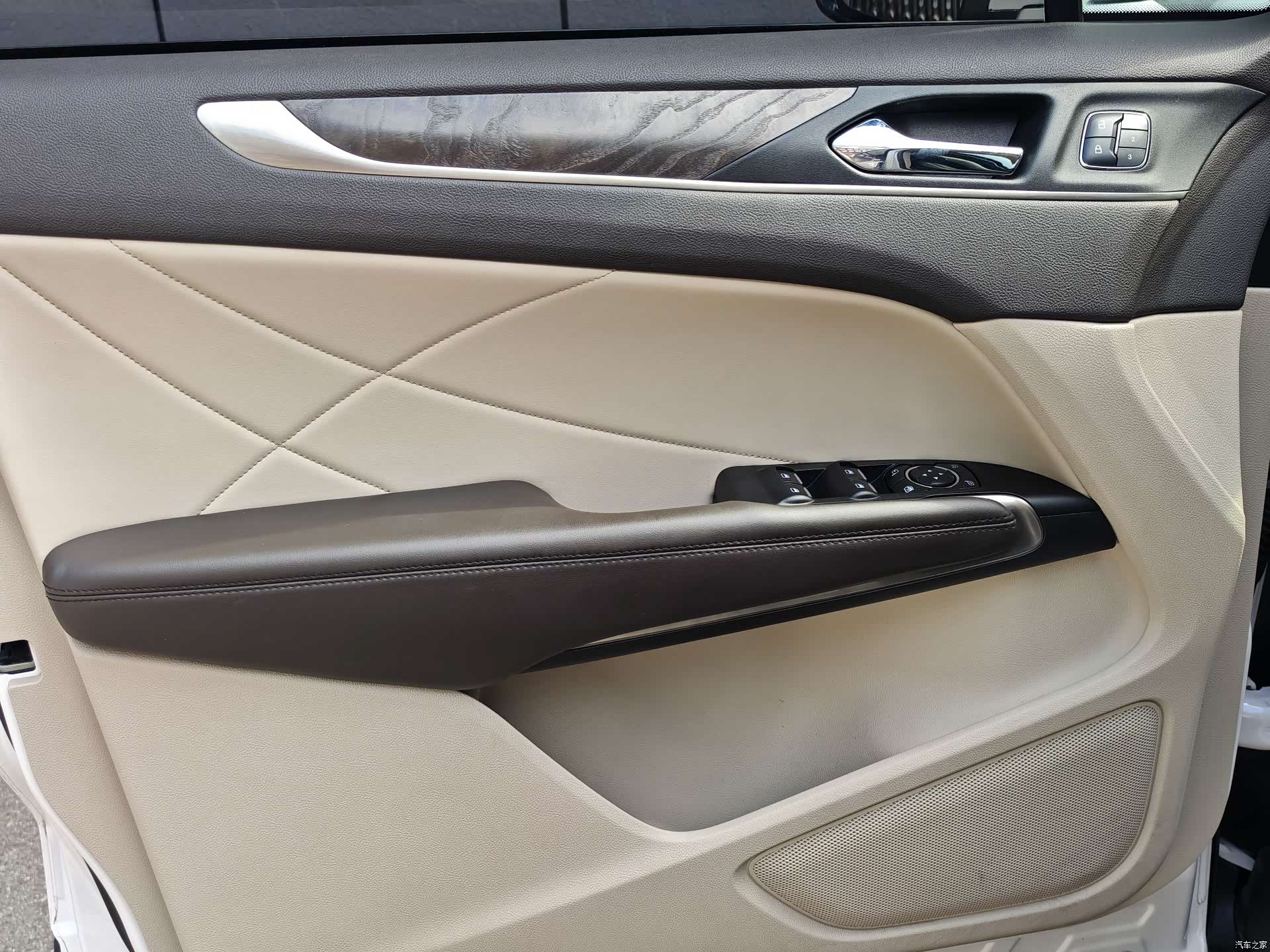 Lincoln MKC, 2018 16