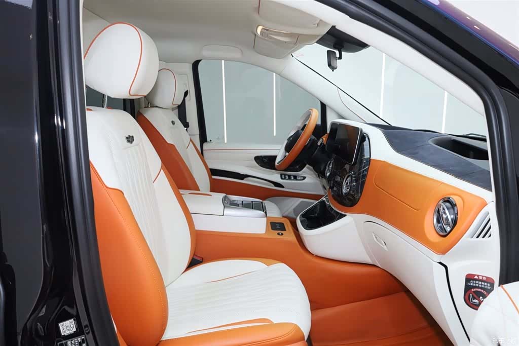 Mercedes-Benz 7, 2021 19