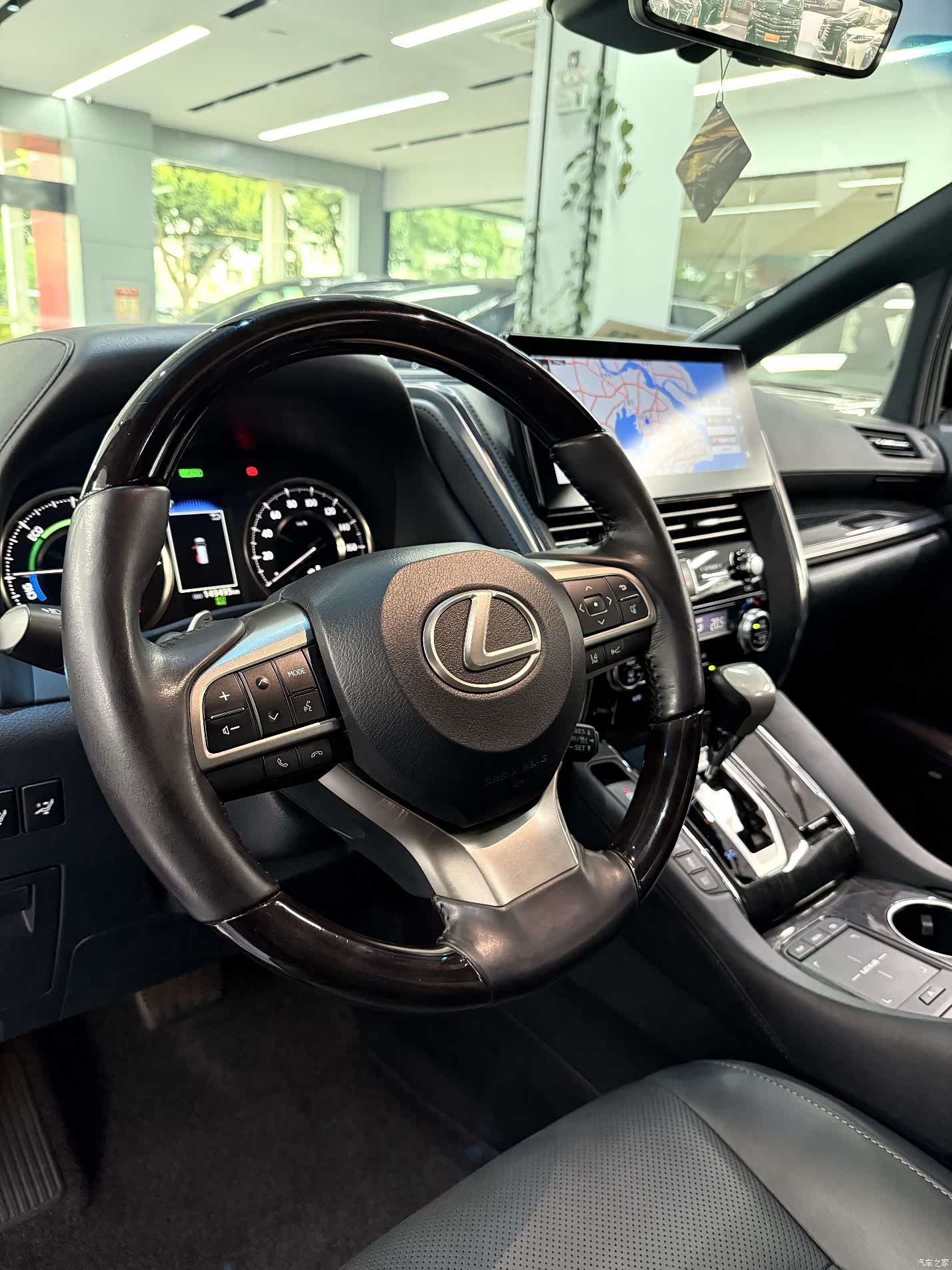 Lexus LM, 2022 11