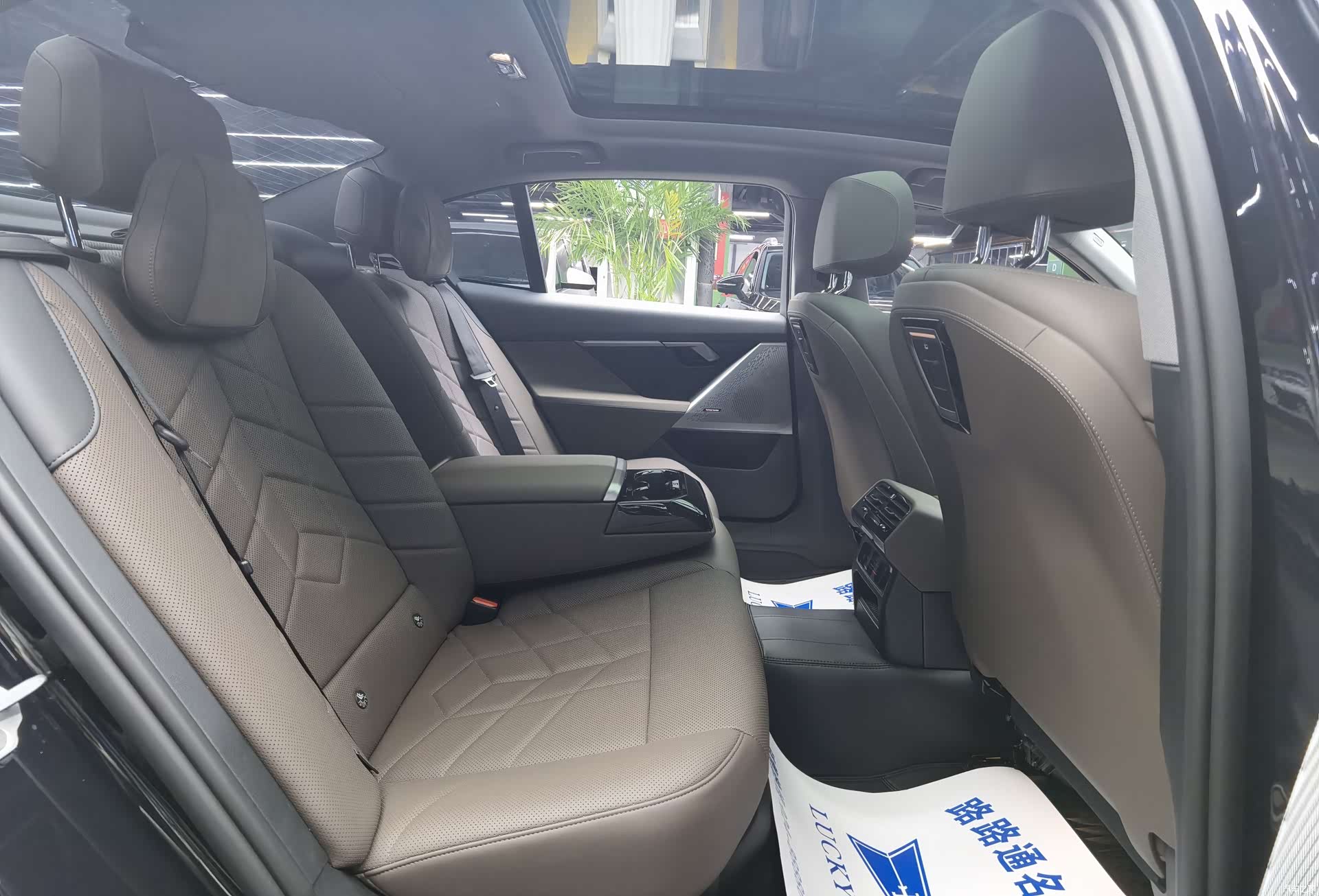 BMW 5 Series, 2025 9