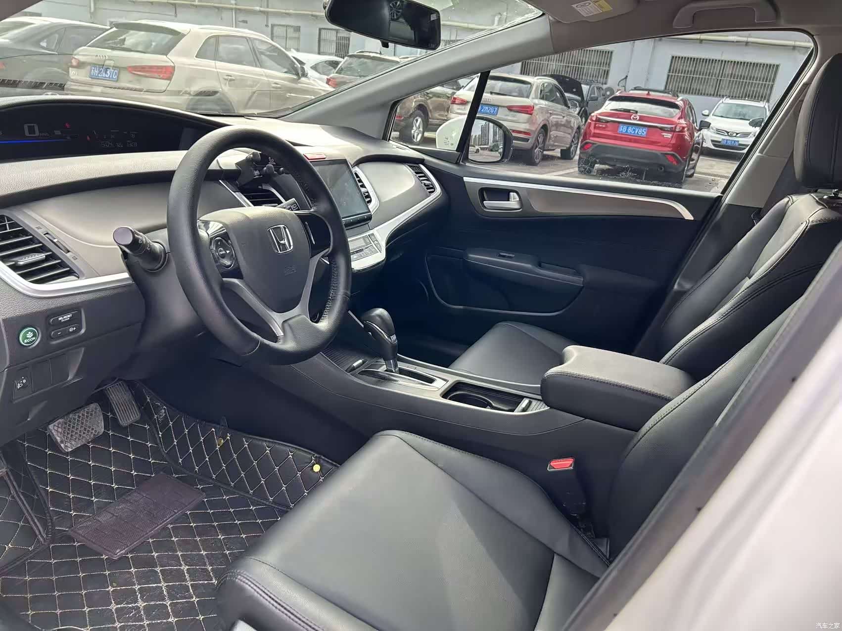 Honda Jade, 2017 13