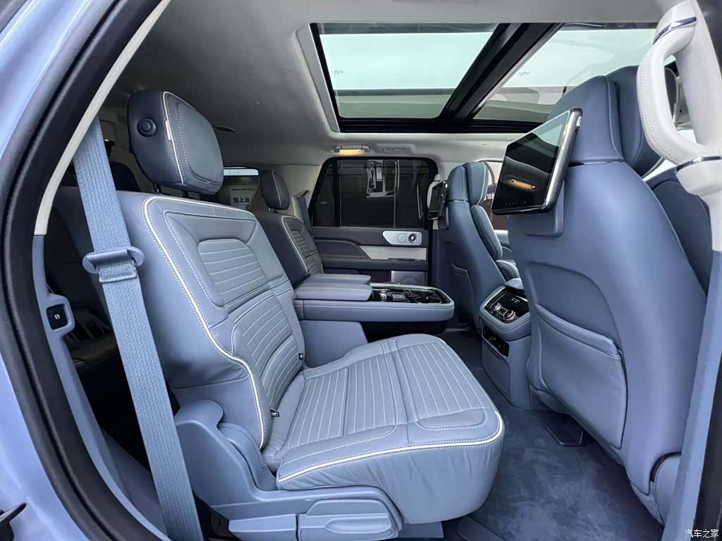 Lincoln Navigator, 2019 18
